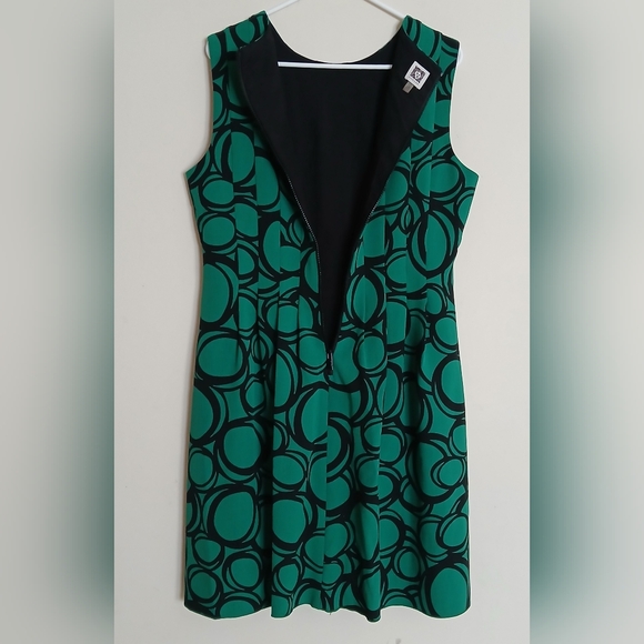 Anne Klein Green and Black Sleeveless Pleated Dress - Picture 8 of 10